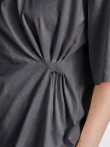 Ontre 2026 女士纯色简约休闲修身T恤，宽松版型，商务休闲，适合度假、海滩、生日派对、教师制服、返校、办公穿着 - 深灰色 - 查看 3