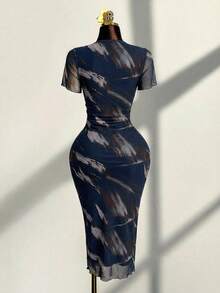 Reflora Plus Size Summer Fashionable Commuter Fitted Allover Print Dress - Blue - View 8
