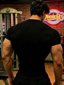 GymBeat Camiseta deportiva de manga corta y ajuste slim con estampado de araña para hombre, gimnasio - Negro - Ver 2