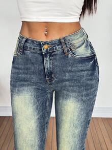 SHEIN PETITE 女士休闲百搭喇叭牛仔裤，带口袋 - 深色水洗藍 - 查看 3