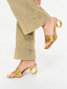 Glitzique 女士方头露趾不对称高跟凉鞋，时尚优雅的金属带凉鞋，适合任何场合 - 金色 - 查看 2