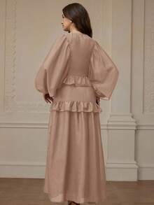 Aveloria Rosie 秋冬新款女士灯笼袖纯色咖啡色亮面雪纺宽松圆领百搭纽扣层叠荷叶边下摆长袖飘逸连衣裙 - 咖啡 - 查看 6