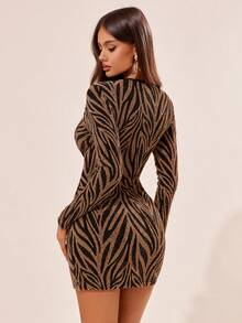 Radiana 女士性感优雅奢华金色紧身迷你连衣裙，镂空金属环装饰长袖连衣裙，派对礼服，弹力金属针织面料，修身剪裁凸显身材，适合约会、聚会、宴会、派对、夜店、夜生活、生日、圣诞节、新年、节日等场合。 - 金色 - 查看 3