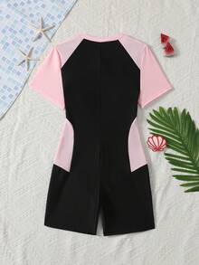 SHEIN 少女黑粉拼接撞色连体泳衣，短袖圆领直筒下摆冲浪泳装，保守沙滩运动连体裤，适合夏季度假 - 黑色 - 查看 2