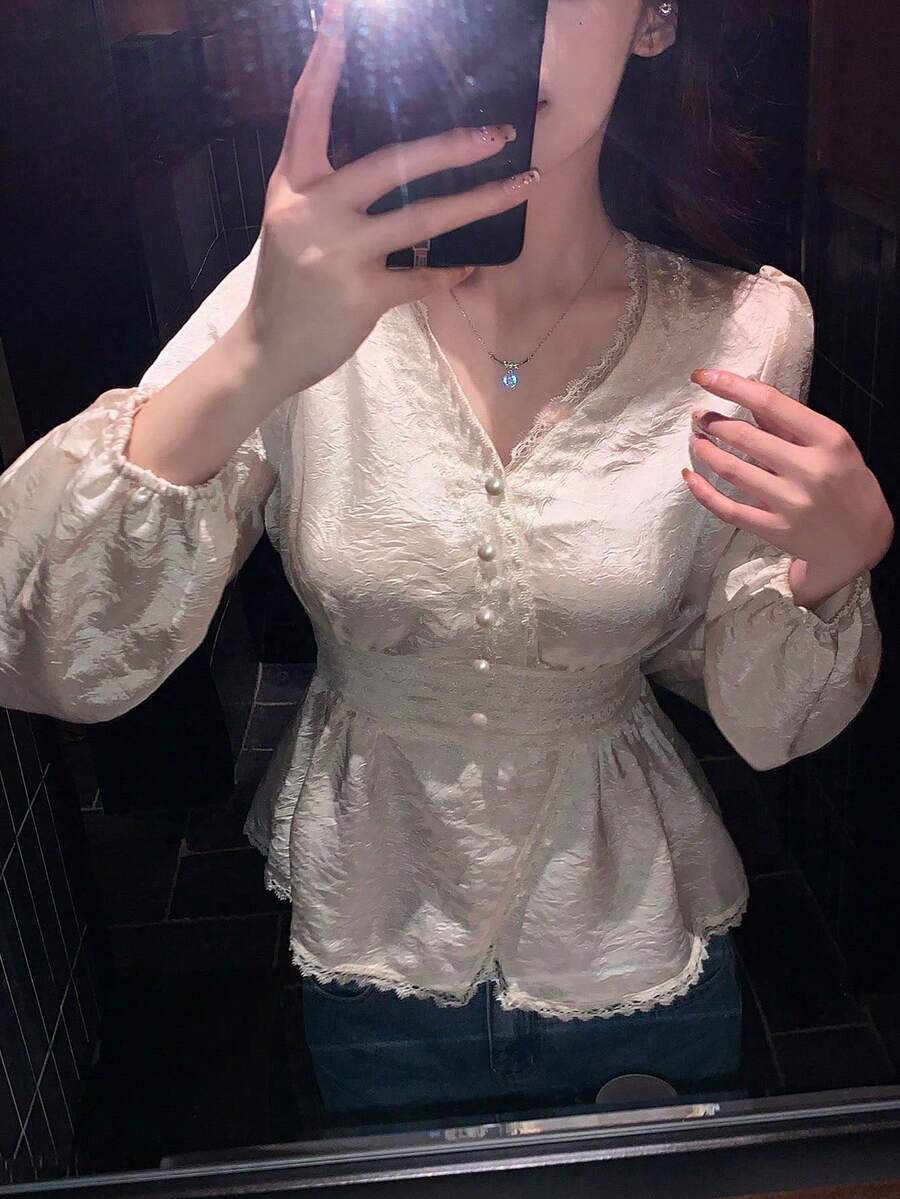 DAZY 女士纯色V领长袖褶皱蕾丝边优雅韩版上衣 - 杏色 - 查看 1