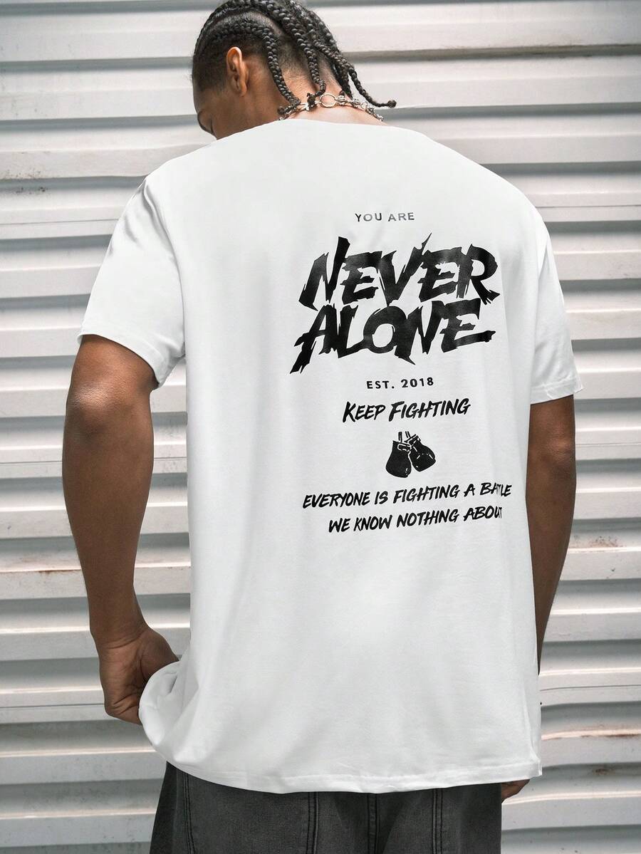 Modcrash 男士励志“永不孤单”拳击图案 T 恤 - 柔软透气面料，常规版型休闲 T 恤，带有励志口号和 2019 年休闲图案设计 - 白色 - 查看 1