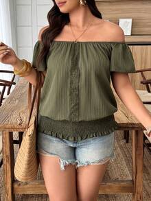 Weeklong Blusa de mujer talla grande de hombros descubiertos con textura de tela y ribete de volantes en unicolor, adecuada para uso diario y commuting en primavera/verano - Verde militar - Ver 1