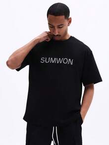 SUMWON 男士链条印花短袖圆领T恤 都市街头风 常规版型 夏季休闲图案上衣 - 黑色 - 查看 4