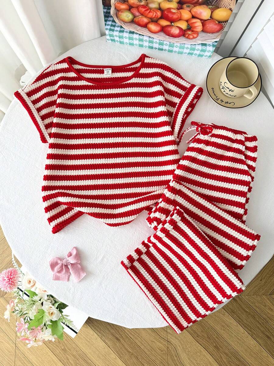 SHEIN Conjunto de 2 piezas de camiseta de rayas rojas y blancas con textura de rayas y pantalones de cintura elástica, adecuado para ocio, hogar, vacaciones y playa en verano - Blanco y Negro - Ver 1