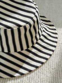 SHEIN 2件套婴儿男女童夏季条纹背带裤和渔夫帽套装，居家、外出、海滩休闲装 - 彩色 - 查看 3