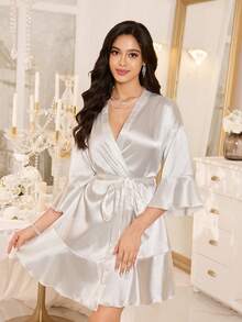 LuxeNights Jubah Satin Wanita Bergaya Retro dengan Hiasan Ruffle dan Tali Pinggang - Putih - View 5