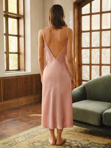 Vestido feminino elegante de cor sólida, modelo slip, com alças finas e fenda alta, tecido leve e macio, cor vibrante, ideal para usar em casa. - Rosa Melancia - Ver 2