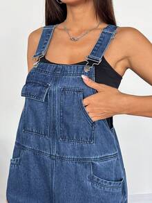SHEIN PETITE 女士爆款Y2K牛仔背带裤，夏季休闲宽松牛仔连体裤，蓝色水洗背带裤，带口袋，完美打造海滩和街头穿搭，休闲通勤牛仔背带连体裤 - 深色水洗藍 - 查看 4