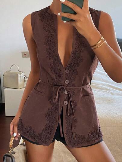 DAZY Women's Round Neck Sleeveless Burgundy Floral Trim Patchwork Cinched Waist Casual Vest Jacket