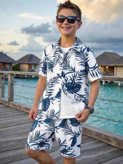 SHEIN 2件套儿童青少年男童休闲学校/度假花卉衬衫短裤套装，适合通勤、上学、日常休闲、运动、春夏、户外活动、节日、海滩度假、夏日氛围、假期穿着。