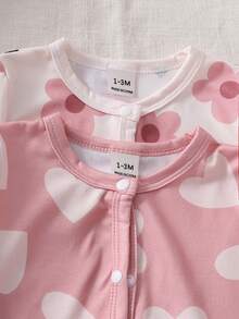 Set de 2 piezas de pijama tipo pelele suave y cómodo para recién nacidos, con estampado de corazones y flores, de manga corta y con pies - Rosa - Ver 5