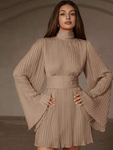 Aveloria Rosie 优雅轻盈的雪纺褶皱连衣裙，立领设计，收腰剪裁，喇叭袖，适合情人节、圣诞派对等场合，红色 - 卡其色 - 查看 5