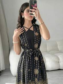 SHEIN Bộ váy áo cổ yếm màu đen ánh kim thanh lịch cho bé gái tuổi teen kèm áo khoác không tay, váy đôi mẹ con màu đen và vàng, váy maxi màu đen và vàng, váy dự tiệc thanh lịch - màu đen - Xem 3