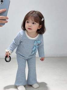 SHEIN 女婴休闲舒适宽松圆领菠萝条纹针织长袖上衣+阔腿菠萝条纹针织长裤T恤套装，适合日常休闲和居家穿着 - 藍色 - 查看 10