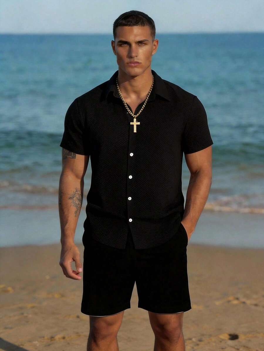 Manfinity EZcore Pakaian Pantai Pria Ukuran Besar: Kemeja Lengan Pendek Warna Polos dan Celana Pendek - Hitam - View 1