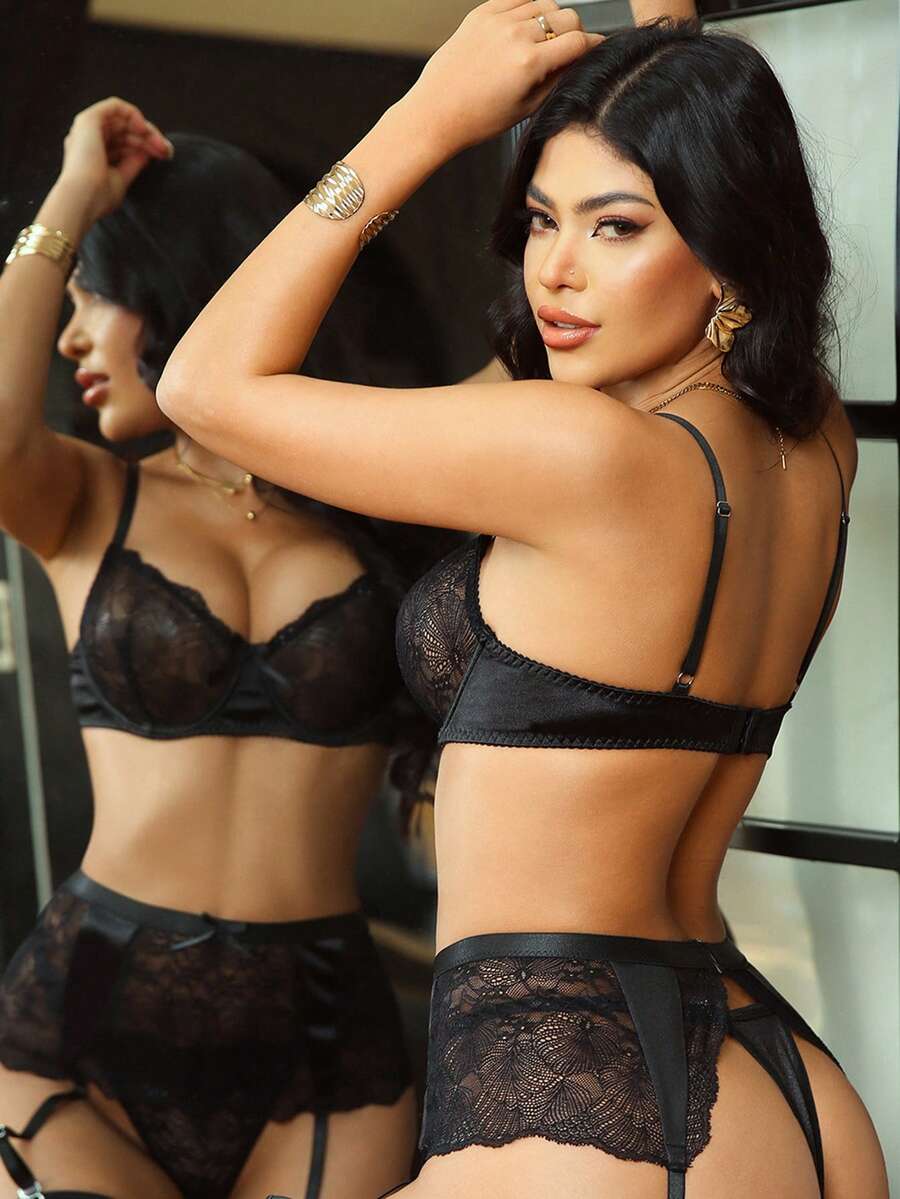 5pcs Romantic Lace Patchwork Satin Padded Bra Set Lingerie Set - Black - View 1