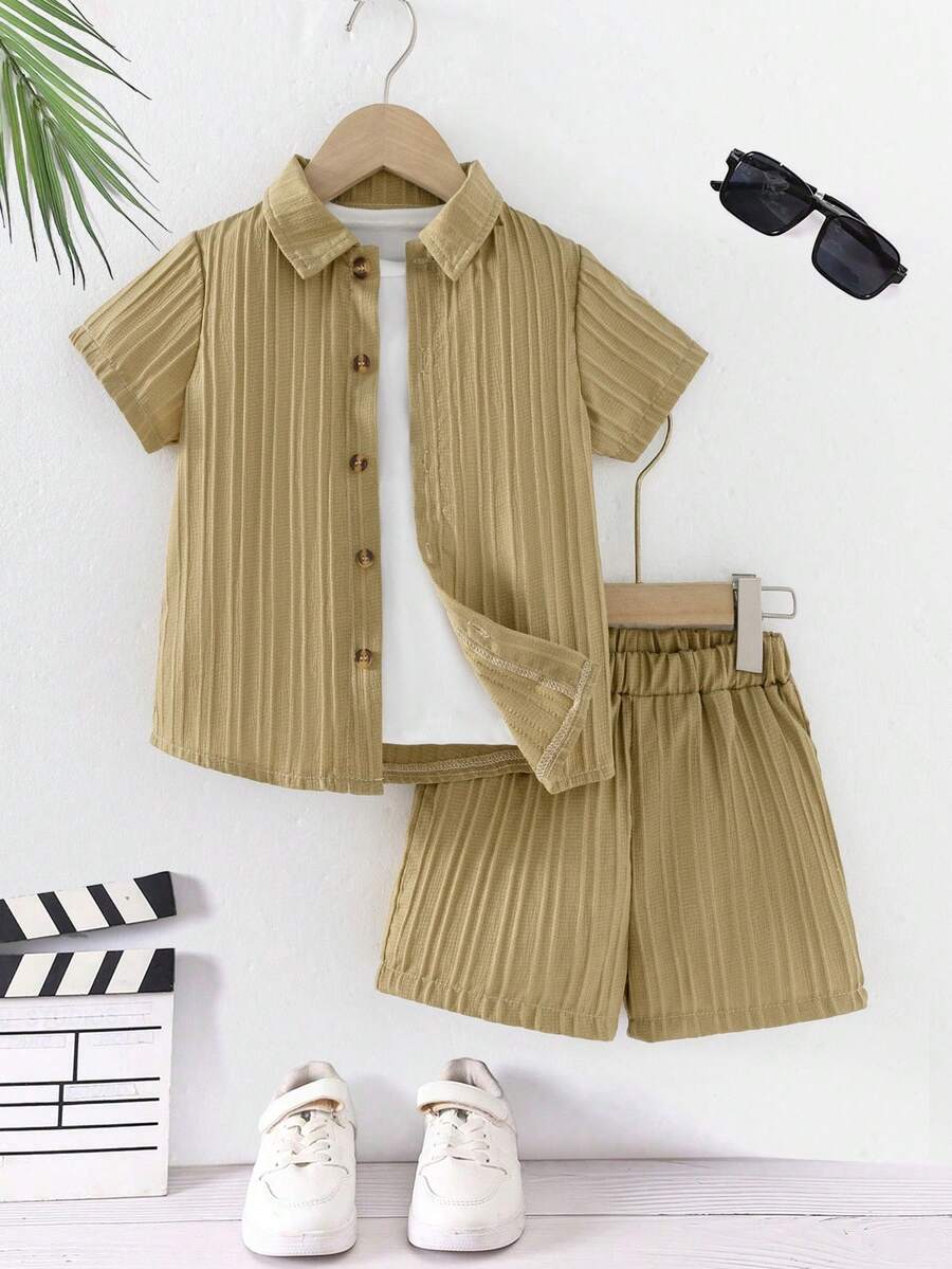 SHEIN Conjunto informal de 2 piezas de camisa de manga corta de un solo pecho de unicolor y pantalones cortos para niño pequeño - Verde - Ver 1