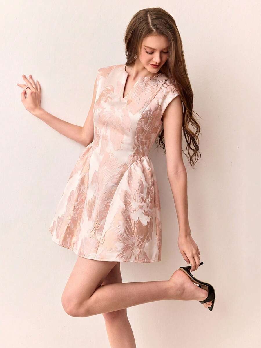 Aveloria Rosie 优雅提花花瓣袖收腰无袖连衣裙，优美的双色紫红色和紫色 - 粉色 - 查看 1