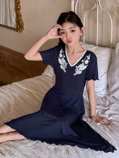 Dazy Kids Tween Girl Summer Floral Embroidery & Contrast Lace V-Neck Short Sleeve Nightgown