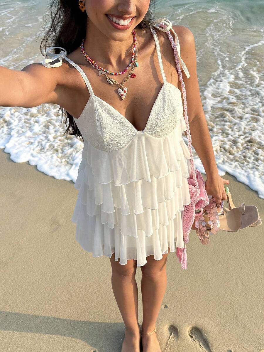 Soleia Đầm ngắn hai dây màu trơn, xếp tầng, có bèo nhún, thích hợp cho kỳ nghỉ hè của nữ. - Màu be - Xem 1