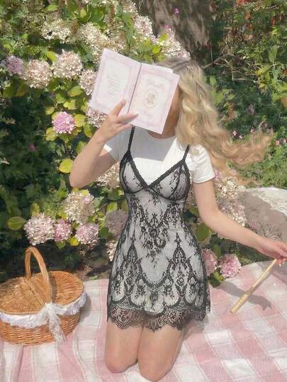 SHEIN MOD 蕾丝拼接圆领短袖夏季时尚迷你连衣裙