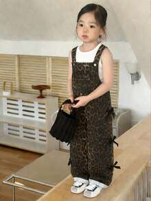 Genkimix Kids 少女街头风豹纹牛仔背带裤，季节限定，棕色配黑色蝴蝶结，修身剪裁，面料柔软舒适，日常百搭时尚单品 - 棕色 - 查看 1
