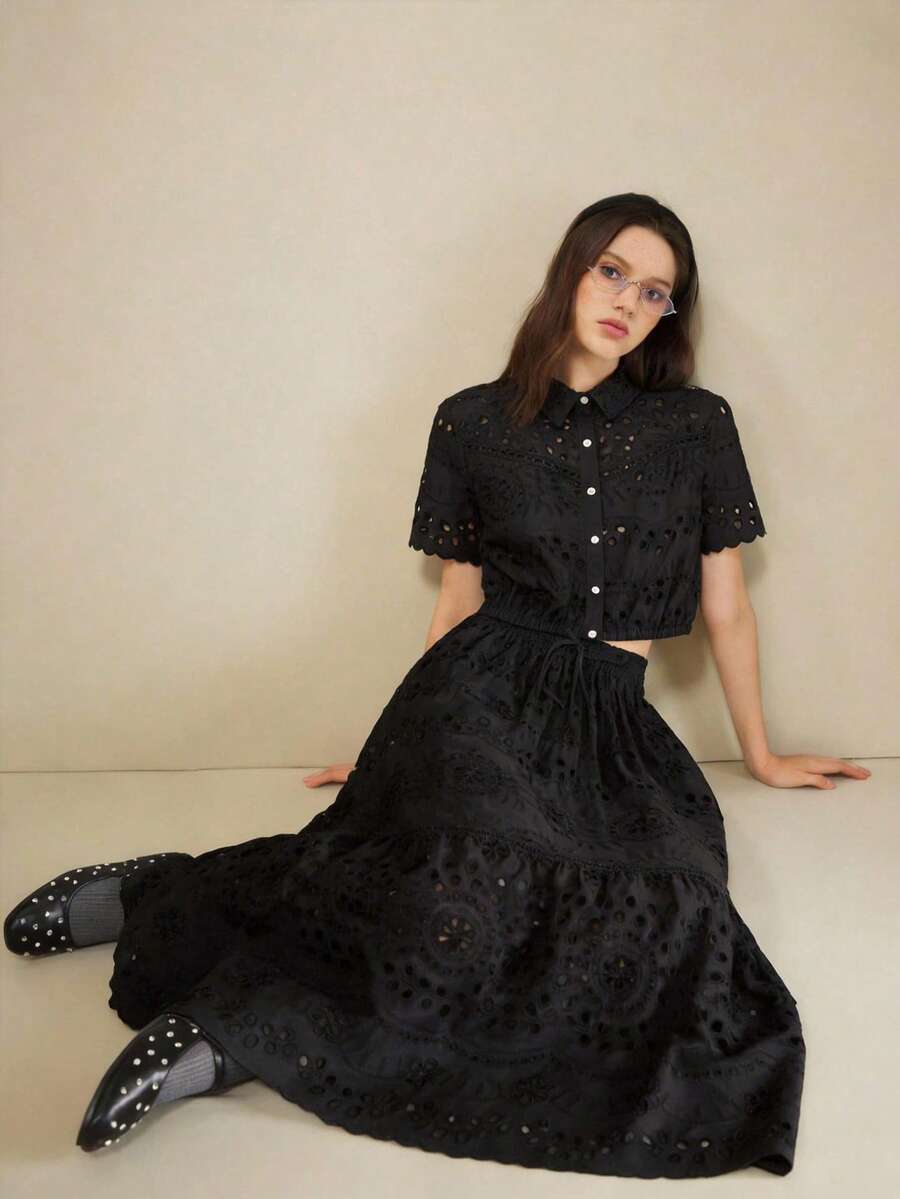 Muvela Spring/Summer New Black Lapel Raglan Short Sleeve Front Button-Up Hollow Embroidered Elastic Waist Women Shirt, Retro Academic Chic Commuter Style - Black - View 1