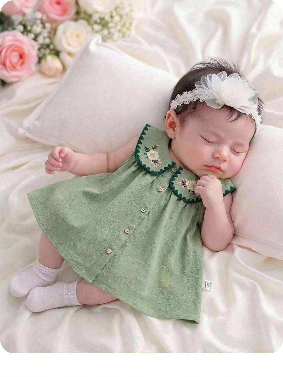 Đầm cổ Peter Pan họa tiết hoa dễ thương cho bé gái sơ sinh, thích hợp mặc đi nghỉ mát. - Nhiều màu - Xem 1