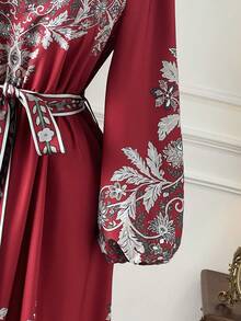 Rometta 大码女式复古新年印花腰带修身长袖连衣裙，宽松V领系带长款连衣裙，V领，长袖，配有同色细腰带，凸显腰线，适合秋冬季节，是日常休闲或度假的理想之选。 - 紅色 - 查看 5