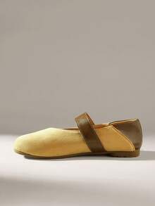 Solecia Women's Buckle Design Casual Versatile Flat Shoes - Khaki - View 3