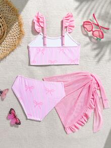 SHEIN Sparklyn 女童三件套比基尼套装，可爱粉色竖条纹蝴蝶结针织面料肩带纯色荷叶边网纱裙，时尚休闲优雅，适合游泳、夏季度假、海滩、泳池、假日派对。粉色泳装三件套，儿童花朵三件套比基尼套装，含纱笼裙。女童三件套荷叶边比基尼套装，比基尼上衣+泳裤三件套，含纱笼裙。女童两件套荷叶边领泳装套装，比基尼上衣+泳裤。扭结前开三件套比基尼，吊带比基尼上衣+泳裤，含纱笼裙。女童三件套泳装套装。女童粉色沙滩套装。女童比基尼套装，含裙子。女童泳装套装。女童条纹蝴蝶结泳衣。粉色女童比基尼套装。女童两件套泳衣。女童沙滩套装。女童三件套泳装。粉色两件套泳衣。粉色蝴蝶结印花泳装。女童两件套粉色泳衣。蝴蝶结三件套泳衣套装 女孩沙滩套装 女童泳装 比基尼套装 女孩泳衣 春夏精选 黄色短裤荷叶边 - 粉色 - 查看 2