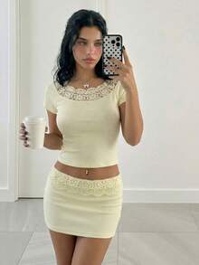 Sweetina Minifalda ajustada de verano de estilo casual y vacacional con cintura baja, unicolor y parches de encaje - Amarillo claro - Ver 3