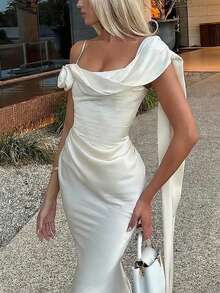 Firerie 女士优雅、精致、浪漫、端庄、奢华、迷人的派对/活动/婚礼/周年纪念/生日/度假礼服，采用深V领设计，垂褶褶裥，3D立体花卉装饰，光泽缎面面料，美人鱼廓形，白色 - 白色 - 查看 2