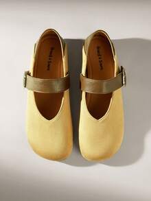 Solecia Women's Buckle Design Casual Versatile Flat Shoes - Khaki - View 2