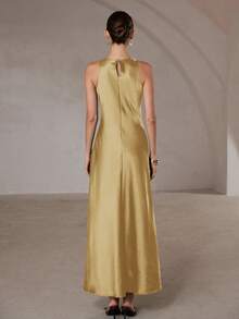 Aveloria Modichic 简约优雅不对称斜裁双面缎面醋酸纤维面料A字无袖连衣裙（女款） - 金色 - 查看 6