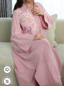 Al Najma Elegantes langärmliges Kleid mit Paillettenkragen in Pink - Pink - Übersicht 5