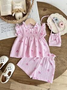 SHEIN 两件套女婴夏季套装，粉白条纹底色，蝴蝶印花，上衣带荷叶边领和飘逸袖子，搭配粉色斜挎包和松紧腰短裤，可爱又时尚，适合女童夏季外出穿着。 - 粉色 - 查看 6