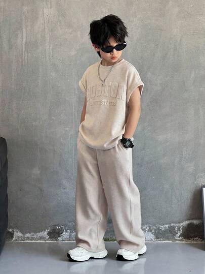 两件套男童T恤套装，休闲3D立体字母印花短袖T恤和裤子套装，适合外出、户外活动、节日派对、夏季海滩度假、春夏穿着