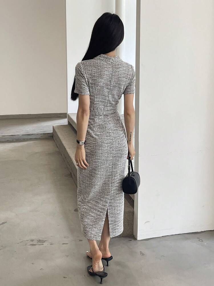 Women's Crossed V-Neck Short Sleeve Knotted Waist Fitted Elegant Mid-Length Dress Sundress Summer