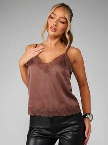 MISSGUIDED Blusa sin mangas con cuello en V, tirantes ajustables y ribete de encaje en satén para el verano y la noche - Café integral - Ver 5
