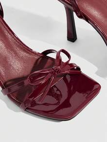 CUCCOO SZL Sandalias de mujer con tira de tobillo y punta cuadrada con rhinestones para Navidad - Burdeos - Ver 5