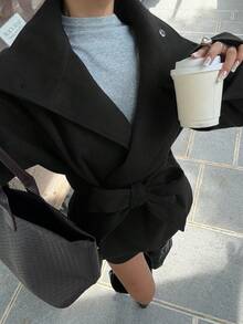 SHEIN EZwear 女士保暖外套：黑色双扣设计，高腰束腰，宽长袖 | 休闲落肩款式 女士黑色休闲外套，适合秋冬季节 - 高领，束腰，落肩设计，宽长袖，保暖舒适 - 黑色 - 查看 5