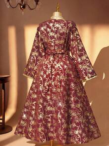 Rometta Đầm sang trọng, thanh lịch với chi tiết phối kim loại, thắt eo, cổ vuông, thích hợp cho tiệc tùng, dạ hội, họp mặt, các ngày lễ quan trọng, cỡ lớn. - Màu Đỏ Sâu - Xem 2