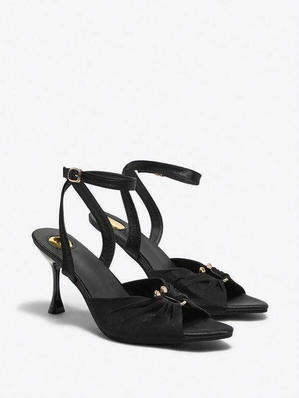 2025 夏季新款细高跟鞋褶饰金属扣尖头凉鞋，性感细高跟鞋，女士