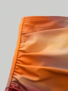 Swim Oasis Bộ áo tắm liền thân in họa tiết tie-dye dành cho nữ, có bèo nhún ở vai, kết hợp với áo khoác ngoài và chân váy ngắn, lý tưởng cho kỳ nghỉ. - Nhiều màu - Xem 8